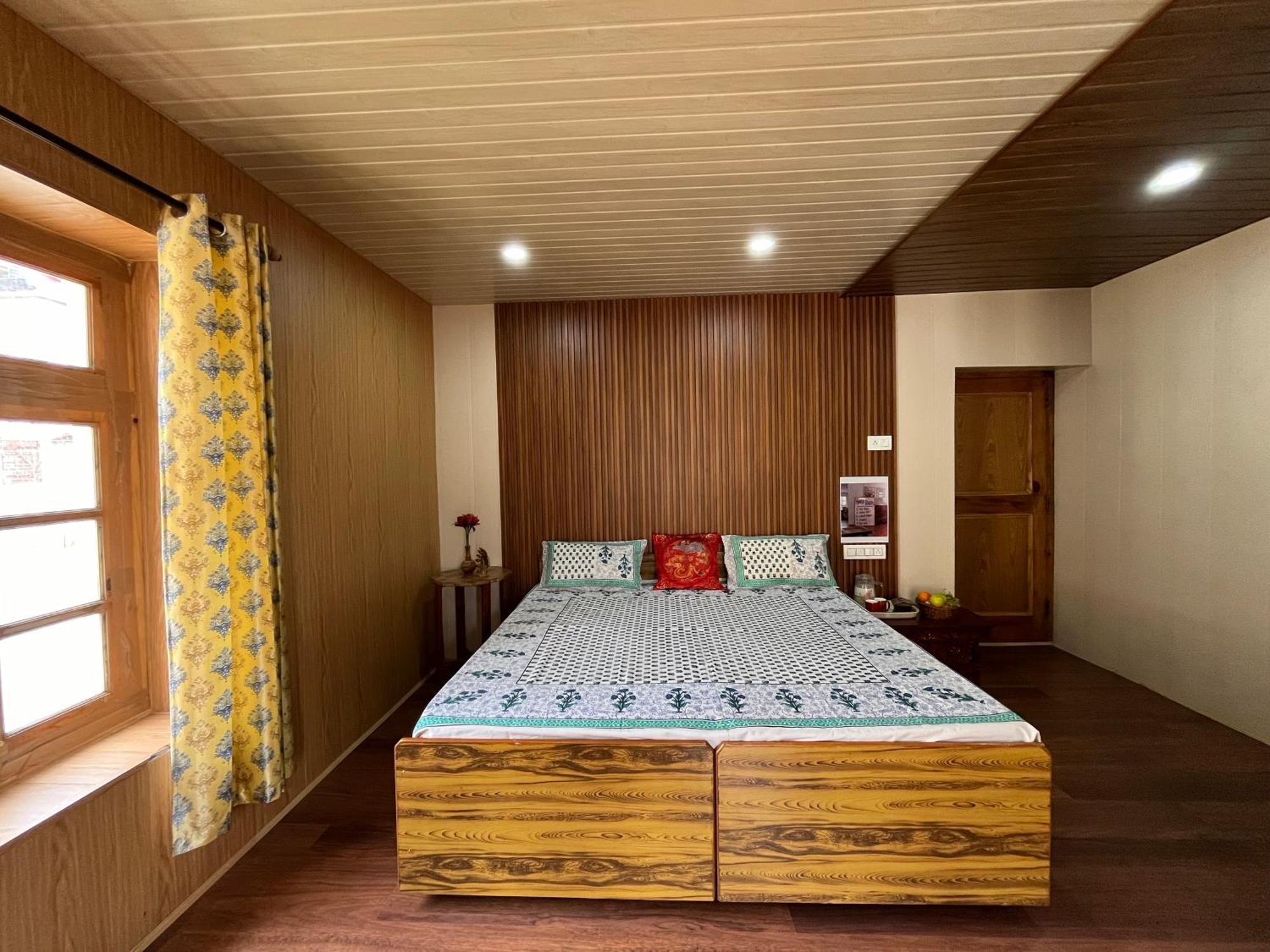 Snowflake Homestay Gondhla Exterior photo